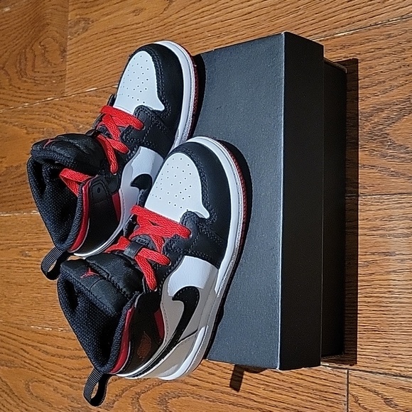 Jordan 1 Mid Alt - Picture 3 of 9